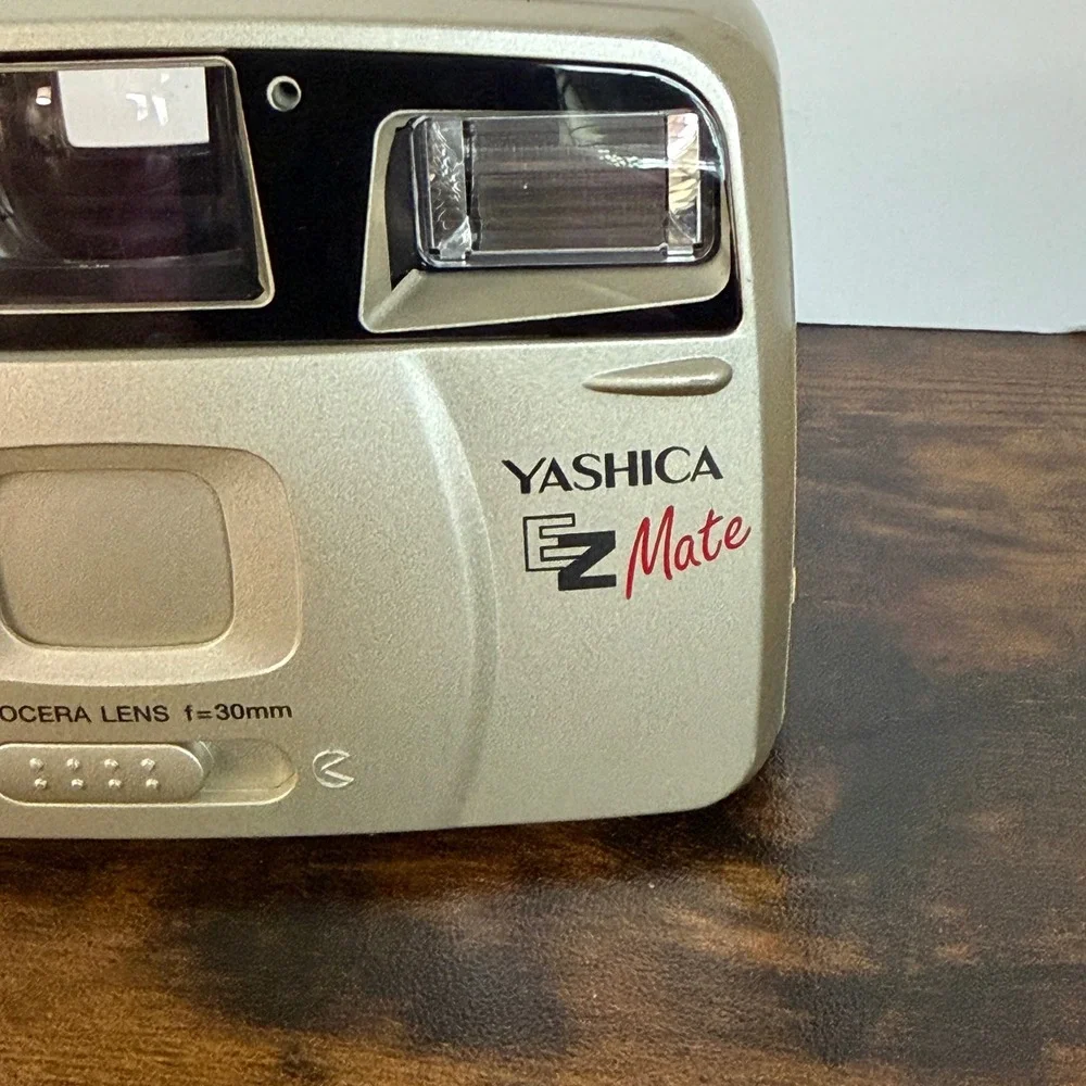 Yashica EZ Mate 35mm Film Camera Kyocera Lens 30mm Champagne Gold w/ Case Tested